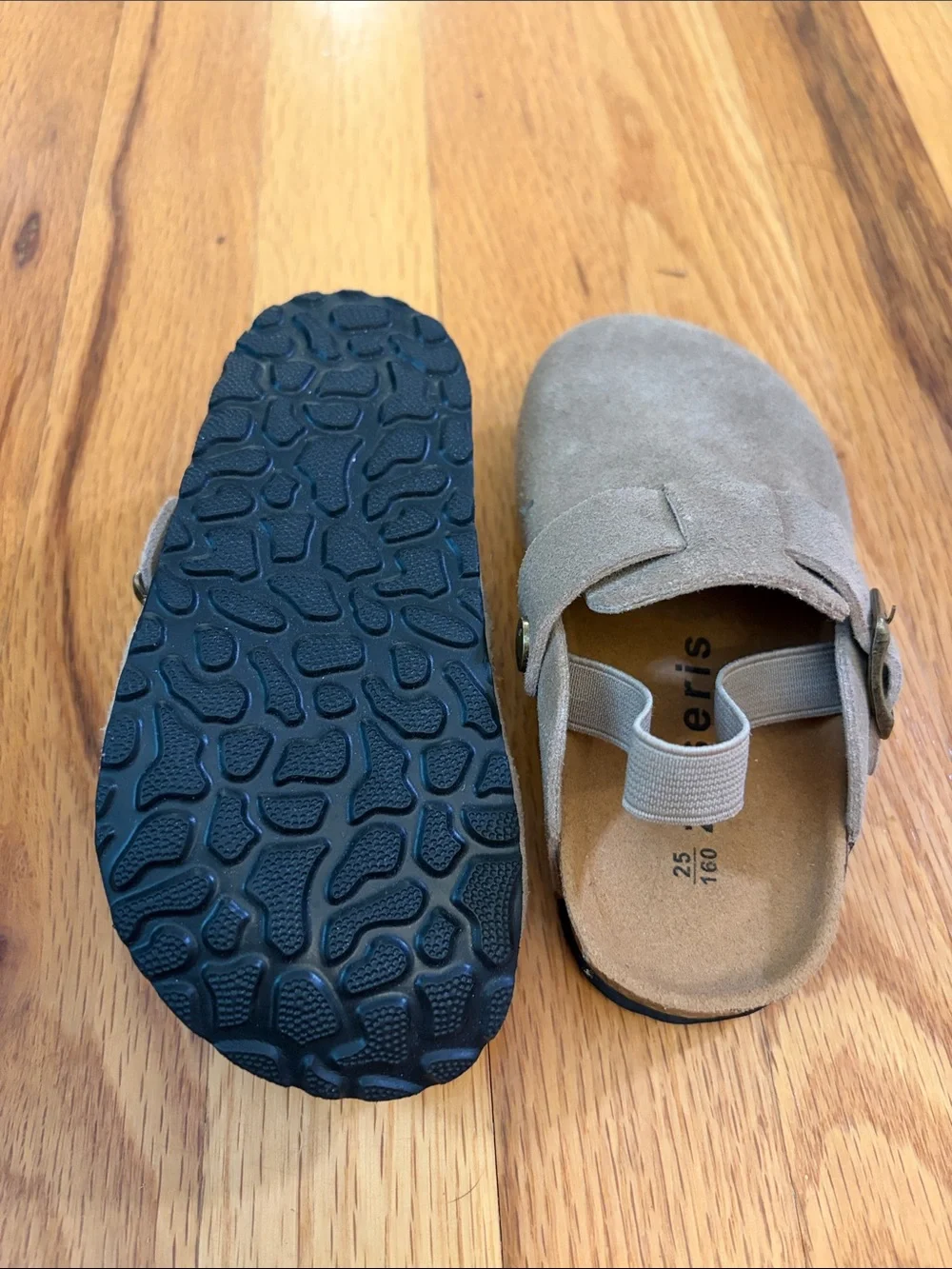 Zuseris soft suede